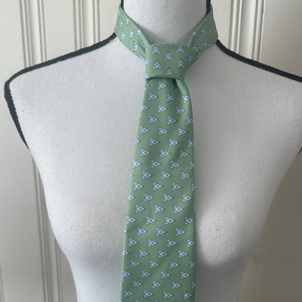 Vineyard Vines Hillside School Tie Green EUC